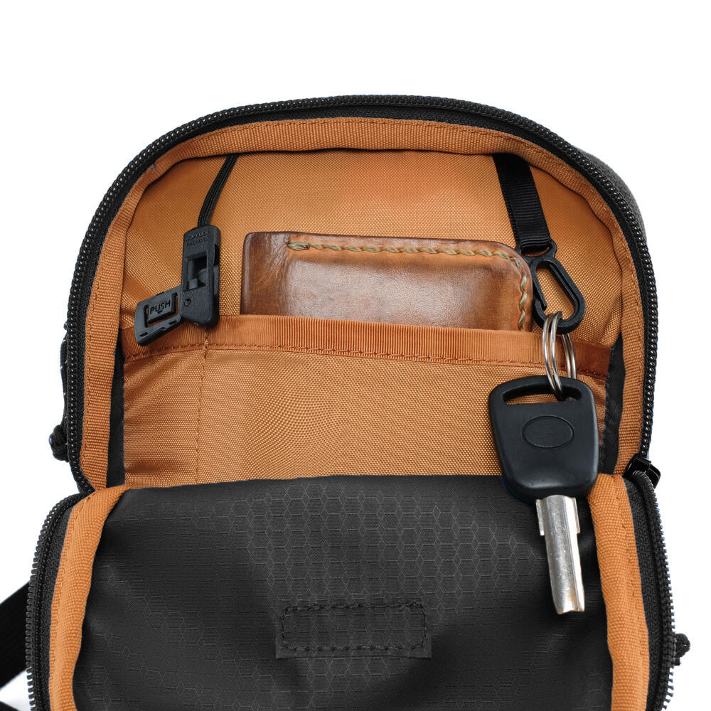 EIGER Brakiyura Travel Pouch Vertical