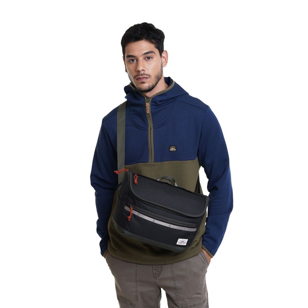 EIGER Weekender Tablet Shoulder Bag