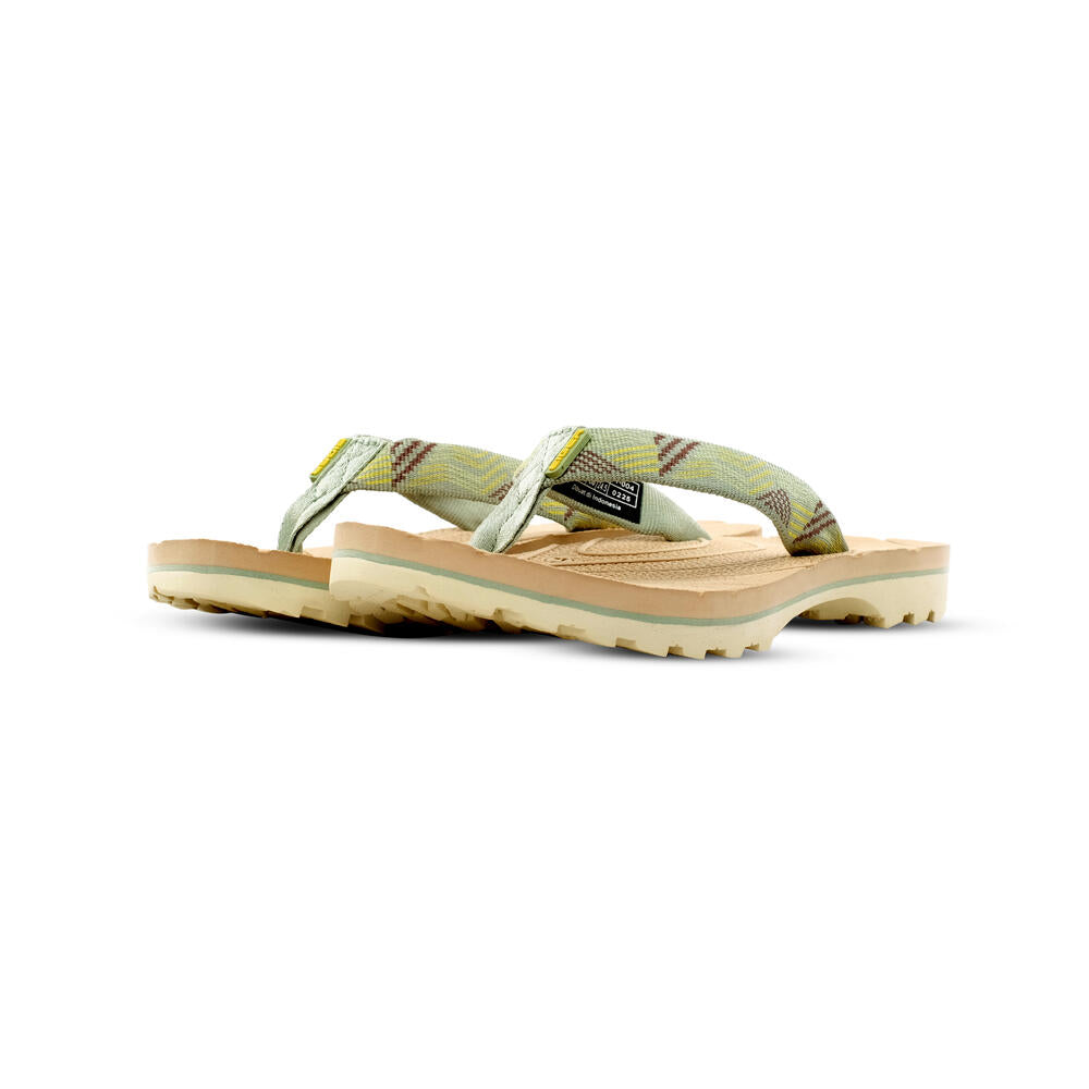 EIGER Women Pacchanta Pinch Sandals